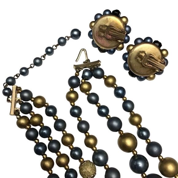 VINTAGE 60’s Blue & Gold Triple Strand Necklace and Clip On Earrings - Picture 5 of 8